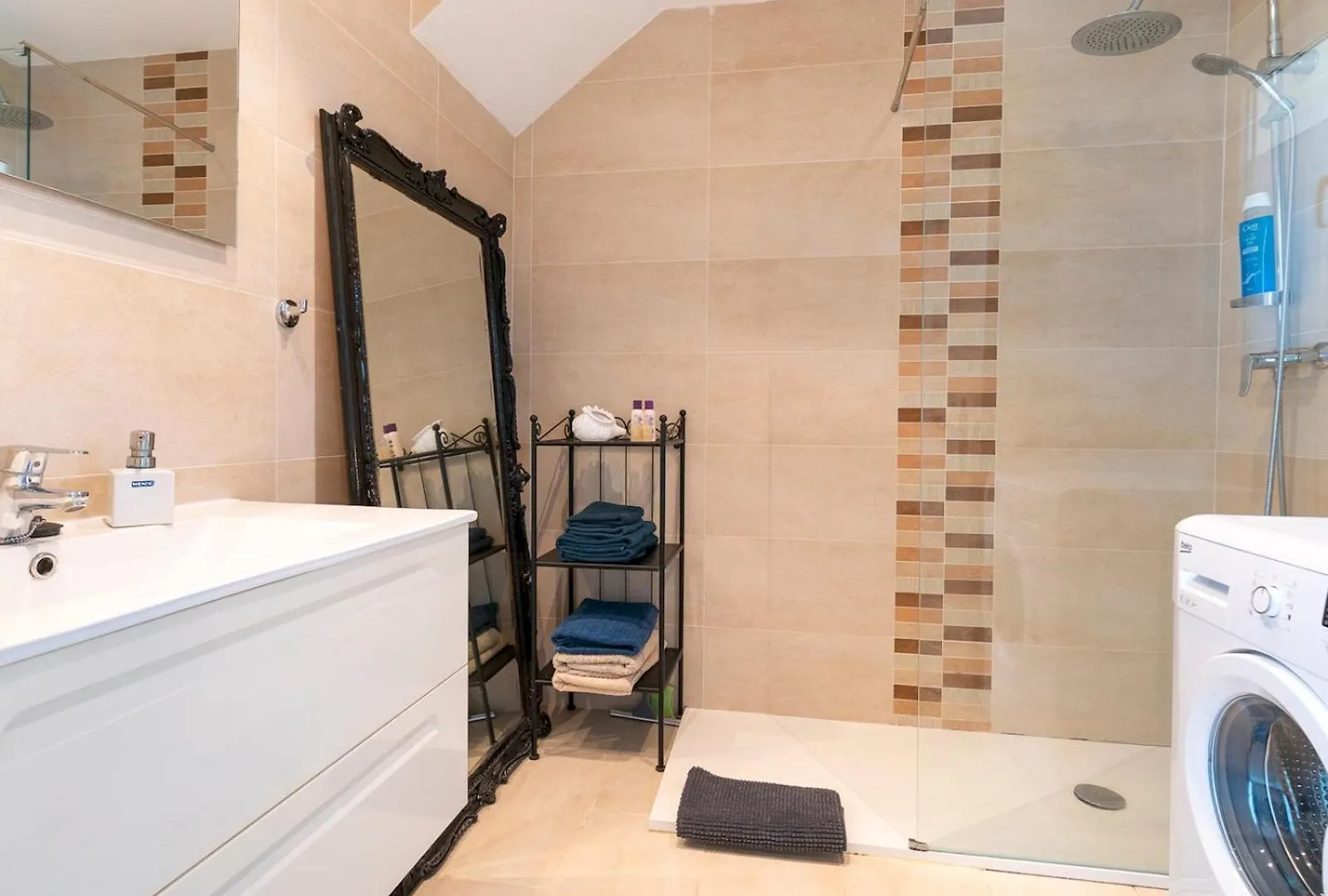Pass The Keys Beautiful Beachside Retreat Mijas Costa スペイン